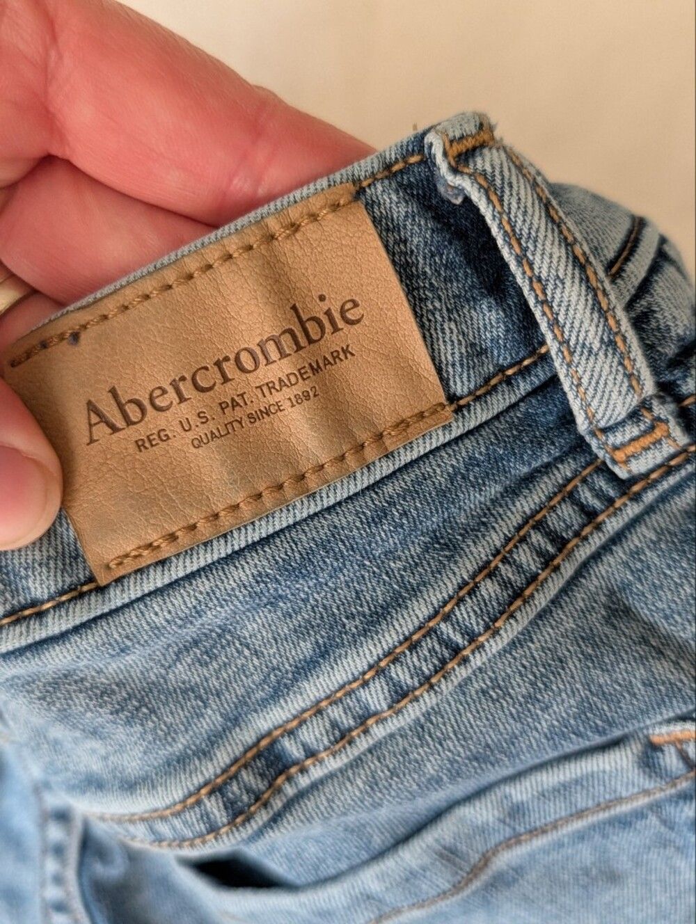 Abercrombie Kids Girls High Rise Flare Jeans Medium Wash Blue Denim 11/12 Short - Picture 6 of 6